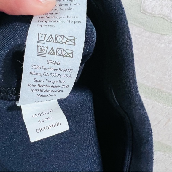 SPANX Faux Suede Leggings in Navy Size L - Picture 9 of 9
